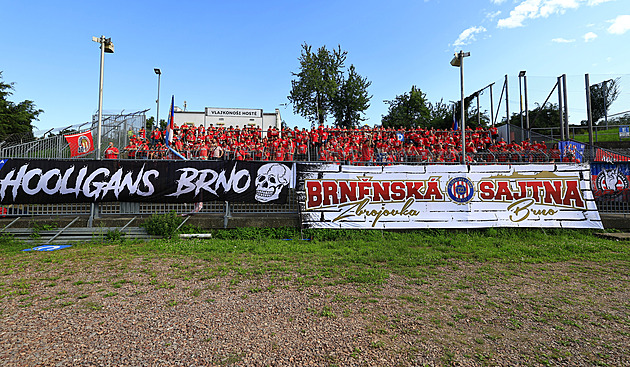 Vzhůru Brno! Barabizna v Králově Poli burácí a fotbal v rukou miliardářů baví
