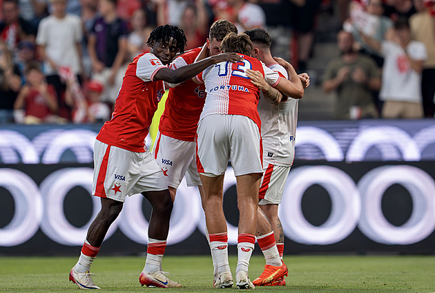 Slavia - Teplice 3:0, po půli dominantní výkon. Trefil se i Bořil, hosté s červenou