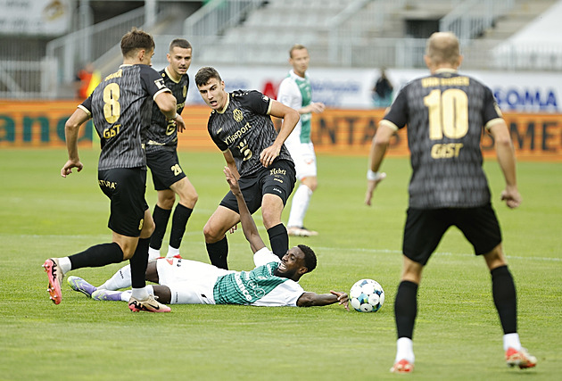 ONLINE: Hradec Kr. - Pardubice 0:0, derby mezi dvěma posledními týmy tabulky