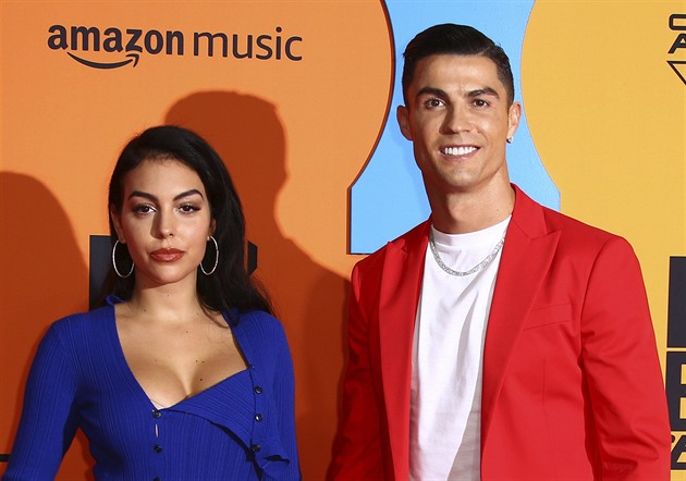 Cristiano Ronaldo požádal Georginu Rodriguezovou o ruku. Řekla ano