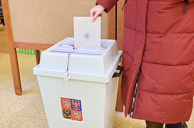 Korespondenční volba: kdo a jak může volit v roce 2025 ze zahraničí a kdy se registrovat