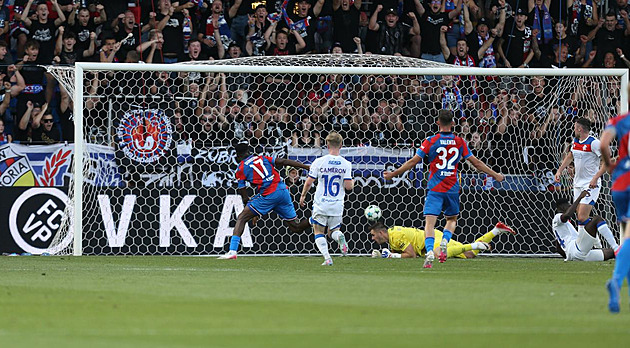 ONLINE: Plzeň - Rangers 1:0, domácí touží po obratu, v závěru půle uspěl Durosinmi