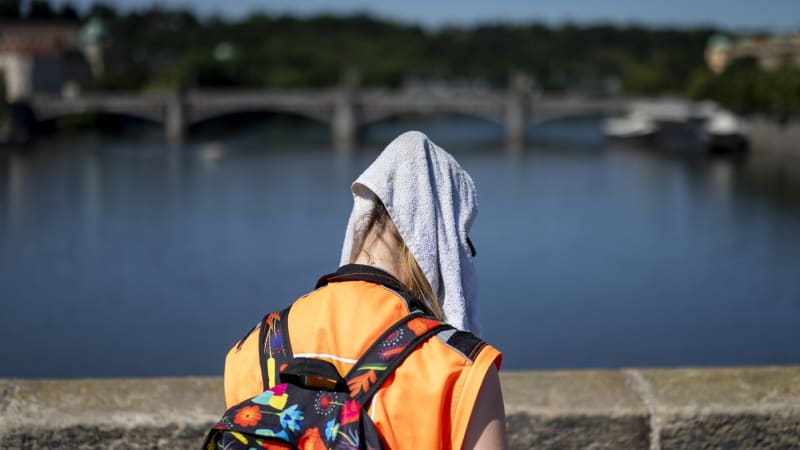 Vysoké nebezpečí v Česku: Teploty raketově vzrostou, platí zpřísněná VÝSTRAHA