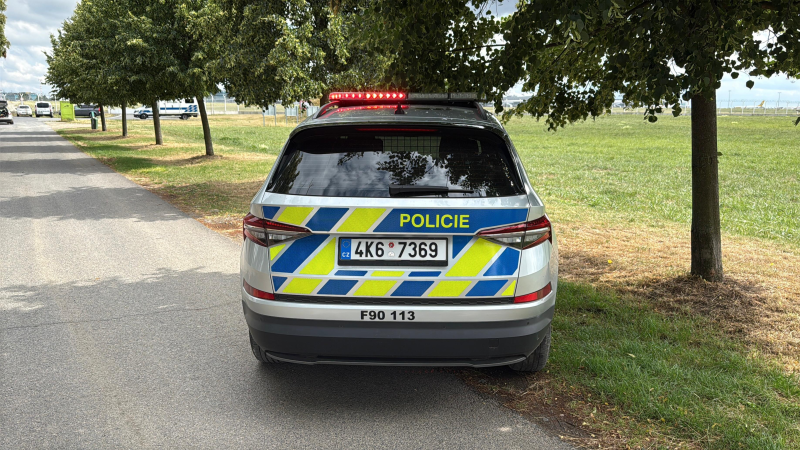 Mladý motorkář narazil na Karvinsku do značky. První pomoc mu poskytli svědci, přesto zemřel 