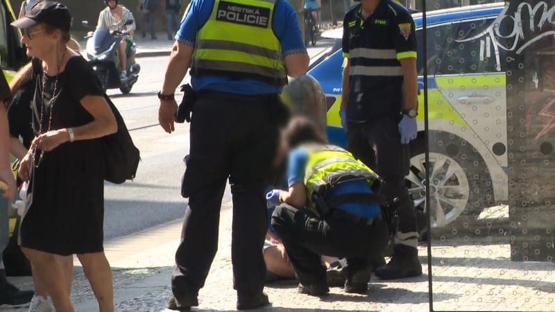 Bezdomovci a narkomani trápí Prahu 7. Do Tusarovy ulice je lákají služby Armády spásy