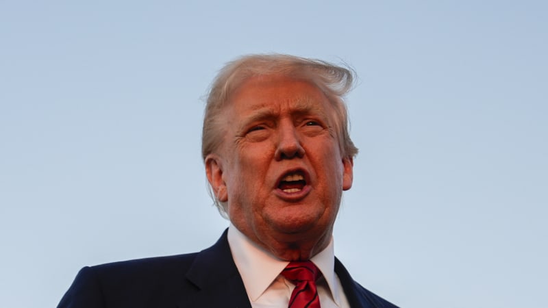 Trump: Ukrajina nevstoupí do NATO, Krym zpět nedostane. Zelenskyj může válku ukončit, nastínil