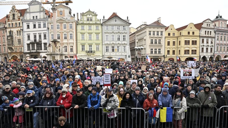 Milion chvilek se chystá na volby: Mobilizace, letáky a akce v Praze. Vyrazí znovu do ulic?