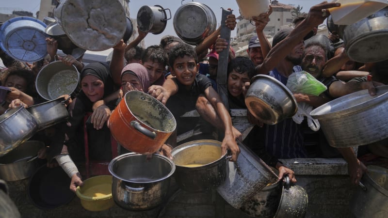 OSN vyhlásila hladomor v Pásmu Gazy. Podle fotografií se to dělat nemá, namítl expert