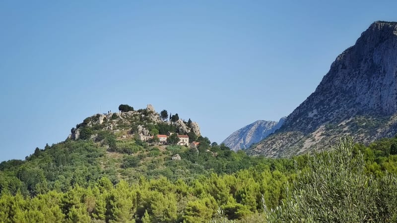 Neštěstí ve Slovinsku: V horách zahynul český turista. Oddělil se od skupinky a zřítil do údolí