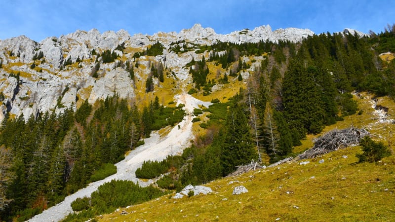 Neštěstí ve Slovinsku: V horách zahynul český turista. Opustil skupinku a zřítil se do rokle