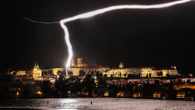 Česko znovu zasáhly silné bouřky. MAPA ukazuje, kde v noci spadlo nejvíce vody