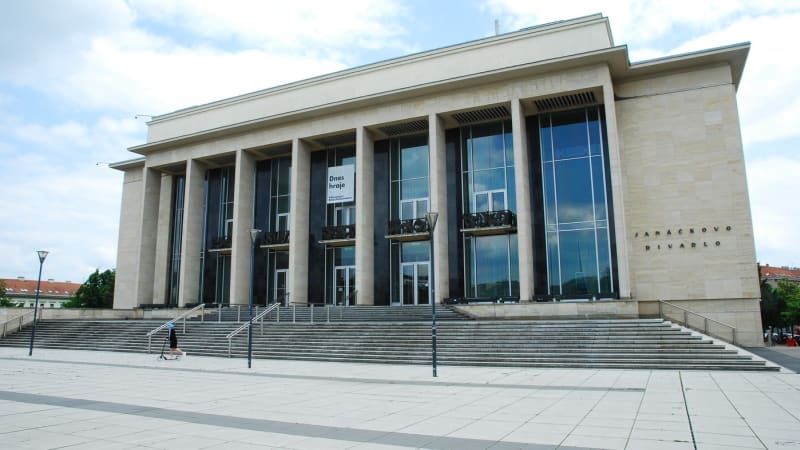 Národní divadlo v Brně zahájí sezónu koncertem pod širým nebem. Soubor uvede několik premiér