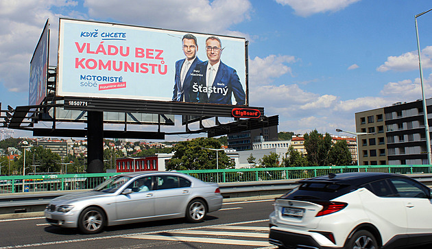Motorista Štastný škrtl vládu závislou na komunistech a naštval Vidláka