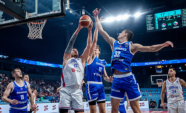 EuroBasket ONLINE: Češi reagují trojkami na bídný úvod. Srbové pohodlně vedou