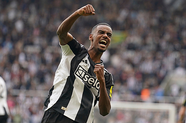 Vytrucoval si přestup a je nejdražším hráčem anglické ligy. Isak míří do Liverpoolu