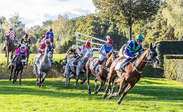Velká pardubická 2025: program, zajímavosti, vstupenky, kde sledovat