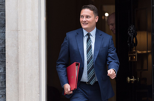 Angličané zakážou prodej energetických nápojů dětem mladším šestnácti let