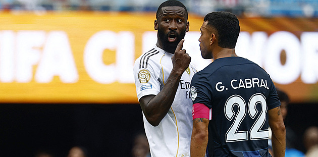 FIFA trestá šest zemí za rasismus, kapitán Mexika za urážku Rüdigera pykat nebude