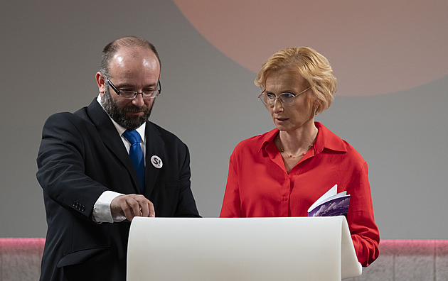 Je Stačilo! koalice? Bude to řešit Ústavní soud, obrátí se na něj Volt Česko