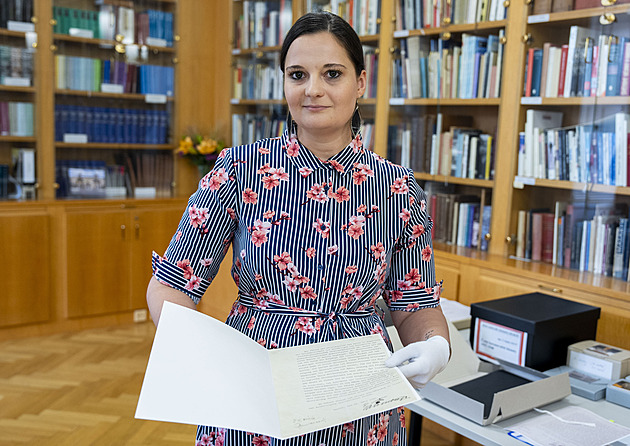 Tajné skrýše pro klenoty. Celou válku se jim hledalo místo, líčí hradní archivářka