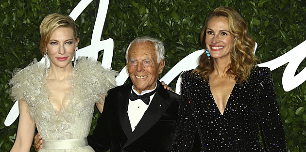 Svět přišel o giganta, míní Donatella Versace. Armaniho oplakává i Herzigová