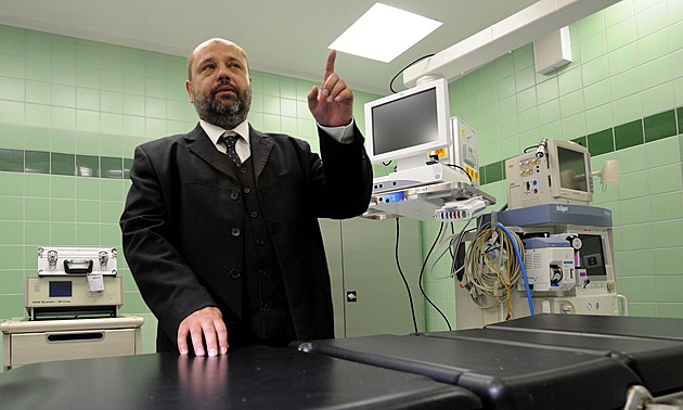 Ředitel vinohradské nemocnice rezignoval, kontrola odhalila manažerské chyby