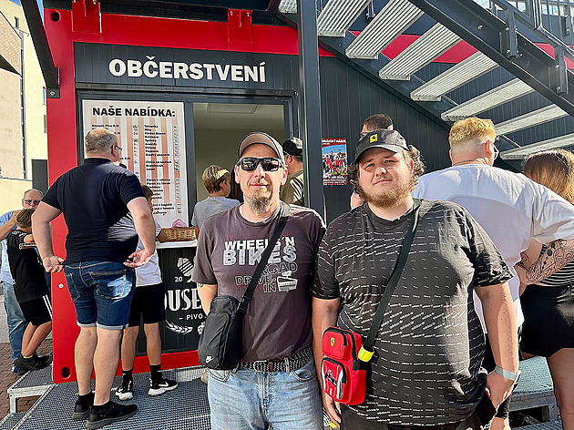 Ani pivo ani klobása. To jsme na fotbale? Saúdové hráli fotbalový přátelák v Praze