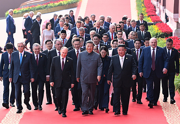 Výsledky Trumpovy politiky. Povedlo se mu ekonomicky spojit jeho nepřátele