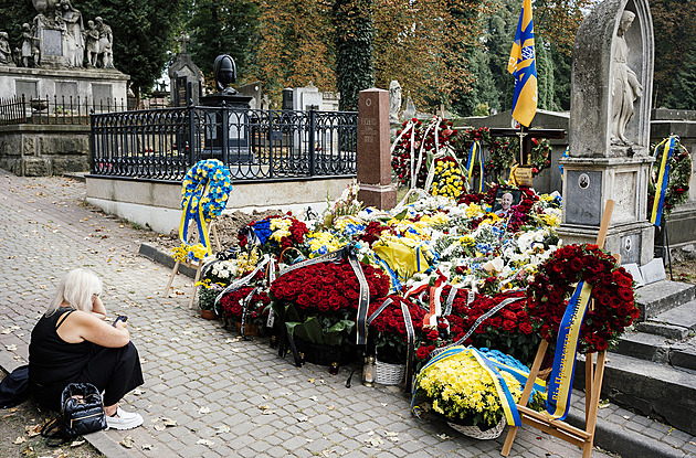 Ukrajinské nacionalisty kosí atentáty. Lvov truchlí za „komandanta Majdanu“