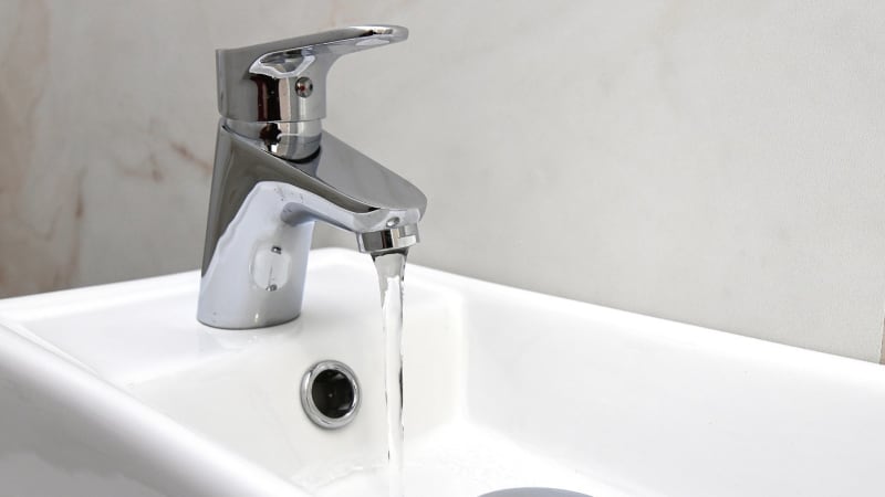 Anonym v Česku hrozil otrávením vody smrtícím ricinem. Žádal bitcoiny za desítky milionů