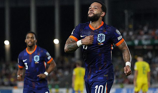 Nizozemce zachránil rekordman Depay, za Španěly řádil Merino. Slováci opět uspěli