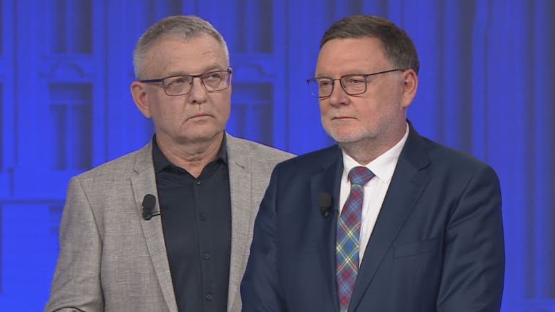 Vláda slouží cizímu kapitálu, řekl Zaorálek. Mluví ruský kolaborant, namítl Stanjura.