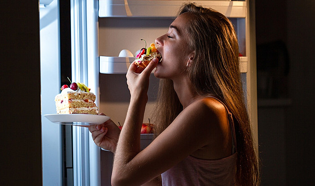 Emoční přejídání. Proč jíme, když nemáme hlad a jak to změnit?