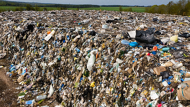 Skládky zavírají, odpad zůstává. Obce tak musí víc třídit a spoléhat na spalovnu
