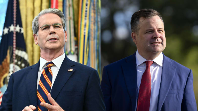 „Dám ti nakládačku.“ Členové Trumpovy vlády se málem poprali. Světová ekonomika se zachvěla