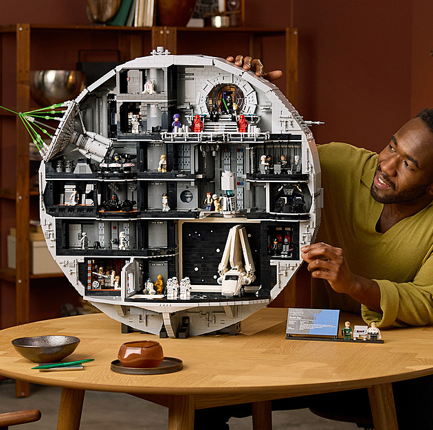 OBRAZEM: Lego představilo svou dosud nejdražší stavebnici Hvězdu smrti