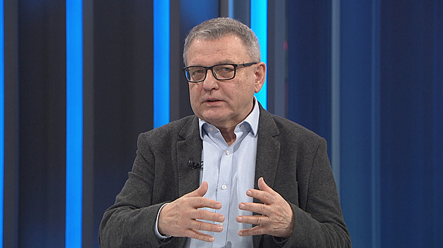 Drony mohli ovládat Ukrajinci, tvrdil Zaorálek. Hloupost, kritizoval Votápek