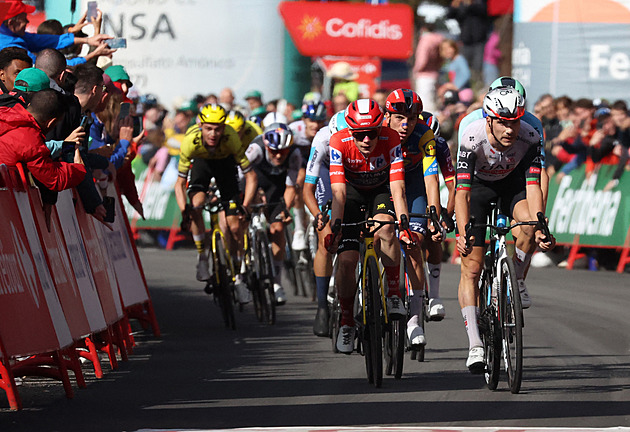 Lídr se prémie i zříká, podělí tým. A chtěli byste Pogačara? Za 200 milionů eur