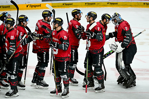 Experiment na přesilovce, Sparta ji zkouší bez beků. Žolík Horák nakonec uspěl jinak