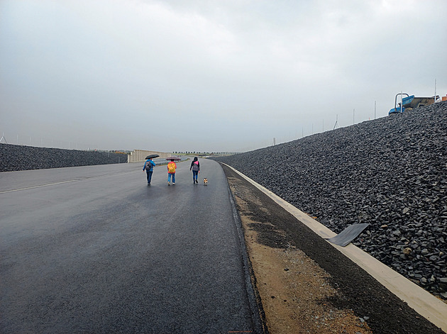 Vysoké Mýto vidělo svou D35. Den otevřené dálnice pokazil jen vytrvalý déšť