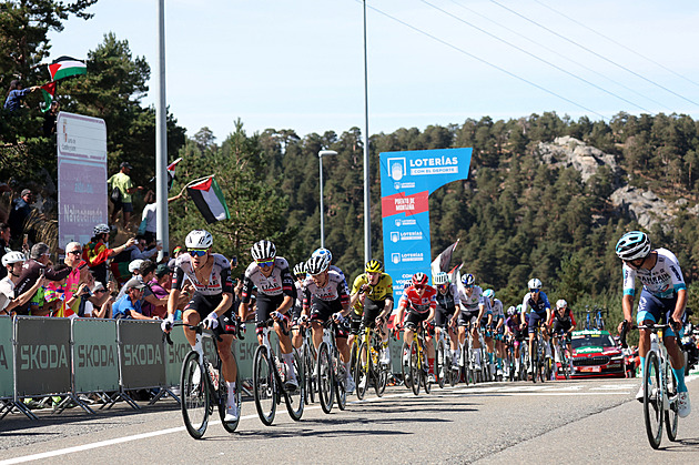 Vuelta ONLINE: Vingegaard útočí a míří za triumfem. Aktivisté opět blokovali silnici