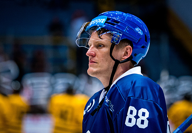 ONLINE: Hradec hraje v Kladně, Kometa hostí Spartu. Třinec vítá doma Liberec