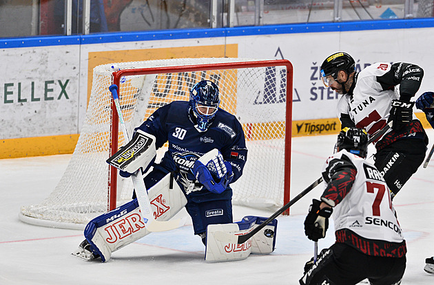 ONLINE: Úspěšná challenge Sparty, Kometa ale vede. Hradec srovnal v Kladně