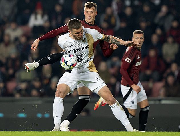 ONLINE: Hradec Kr. - Sparta 2:1, gólový úvod, hosty vrací do hry Birmančevič