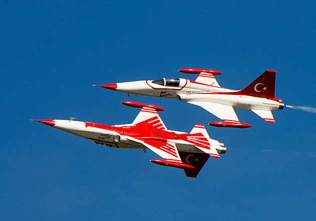 Turecké hvězdy rozzáří nebe nad Ostravou. Předvedou „Zrcadlo“ nebo „Srdce“