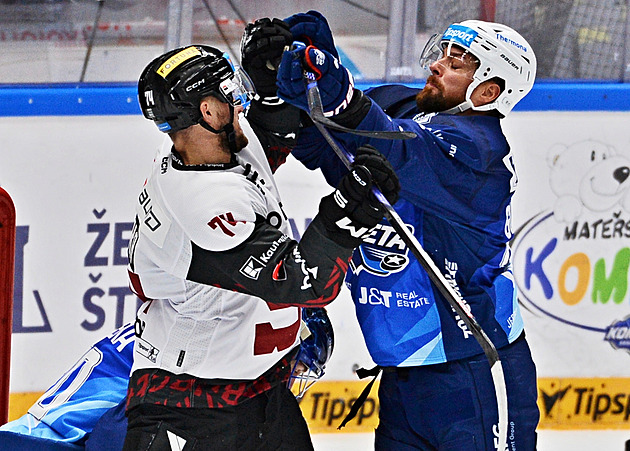 Výhru Komety zastínil incident v hledišti. Fanoušek vystartoval na trenéra Grosse