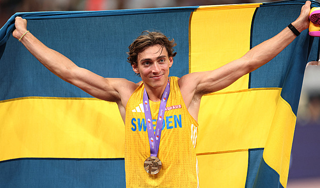 Duplantis z jiné planety. Už po čtrnácté! V Tokiu s ním slavili i soupeři