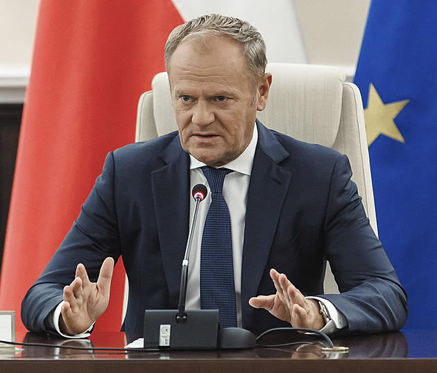 Nad vládními budovami ve Varšavě se vznášel dron. Naváděli ho dva Bělorusové