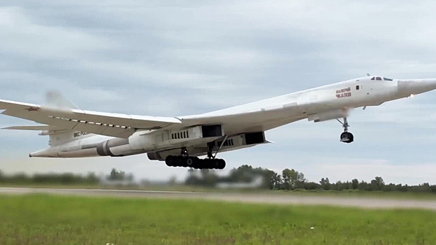 S Rusy nacvičujeme i jaderné údery. Ale rozhodně nevyhrožujeme, řekl Lukašenko