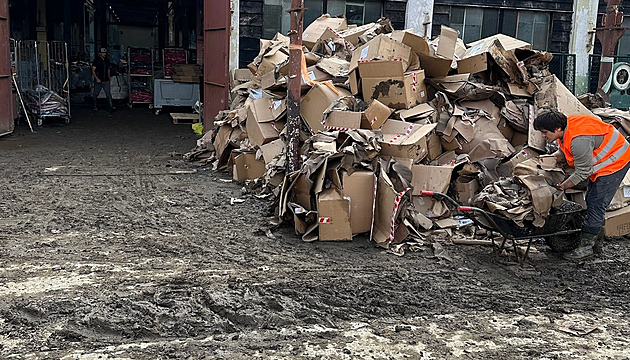 Resort průmyslu sliboval vyplaveným živnostníkům 100 tisíc. Z pomoci couvá